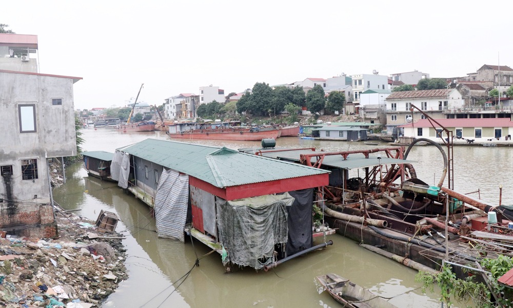 Sạt lở nhà tại xã Vân Hà: Khẩn trương ổn định nơi ở cho người dân